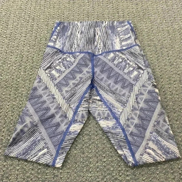 Lululemon legging - Picture 1 of 6